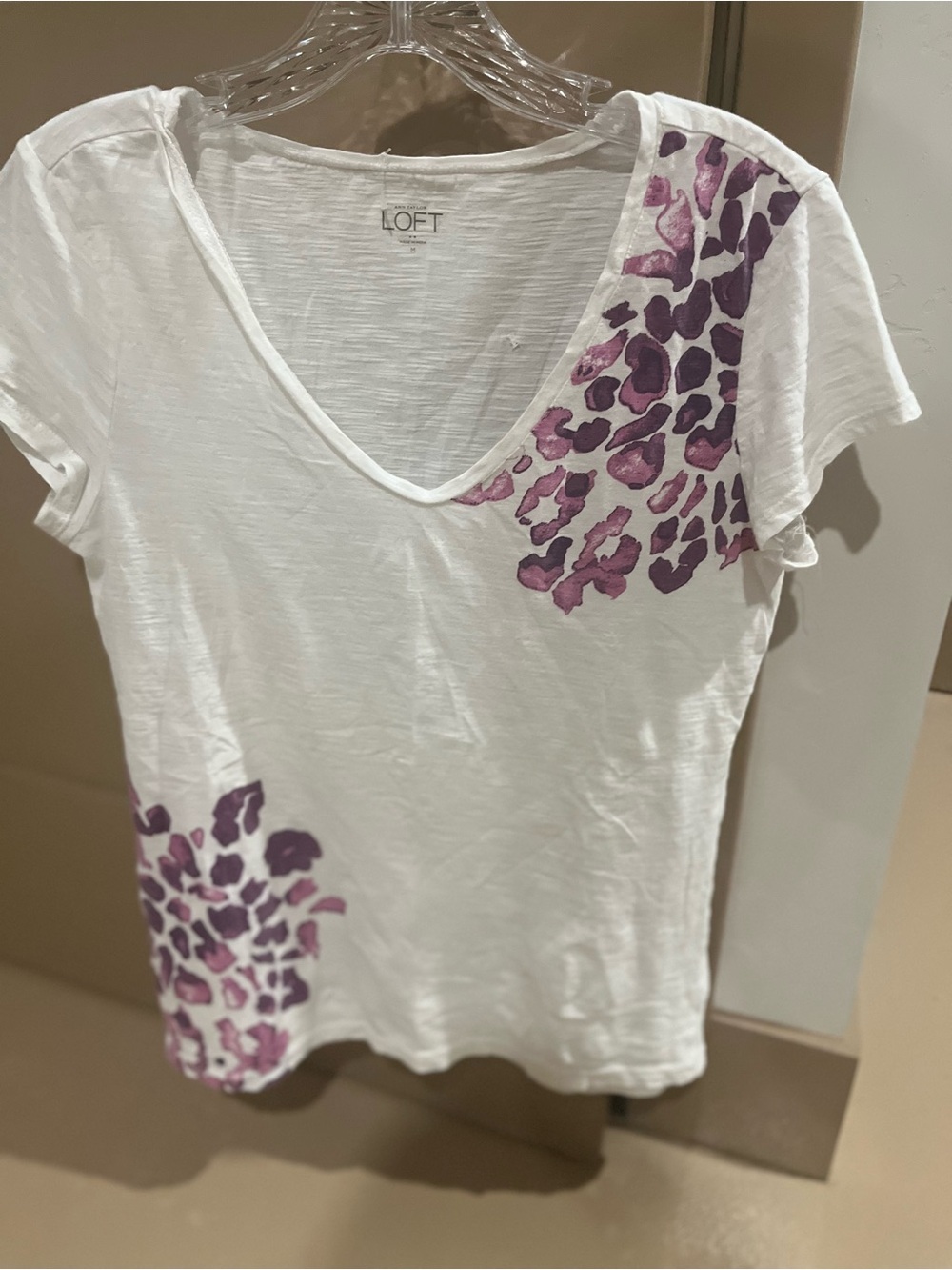 LOFT White Short Sleeve V-Neck Tee with Purple Leopard Spots